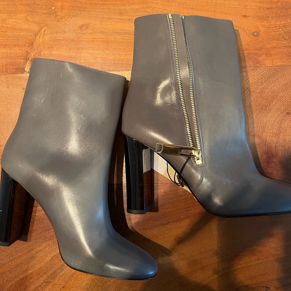 BURBERRY Boots Size 39.5 - never been worn - Picture 2 of 4